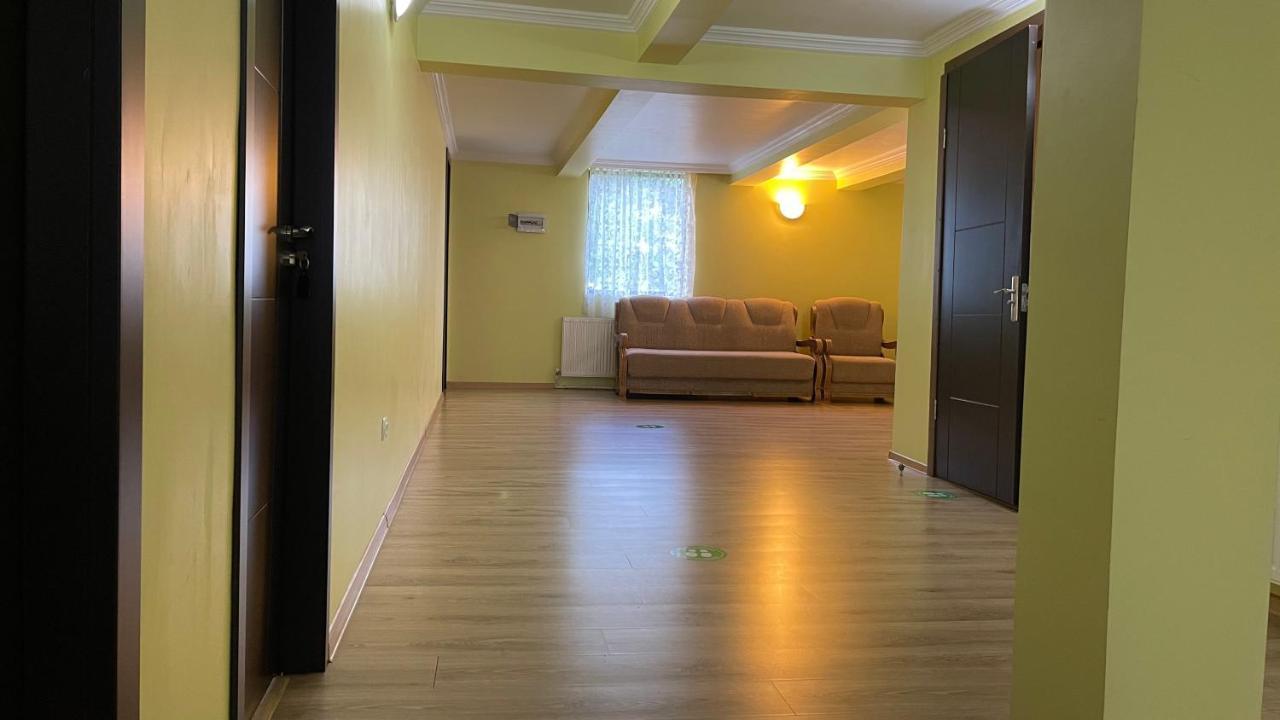 Mestiatour Guest House Ngoại thất bức ảnh