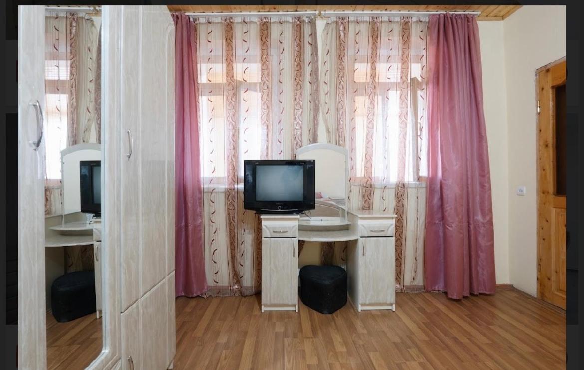 Mestiatour Guest House Ngoại thất bức ảnh