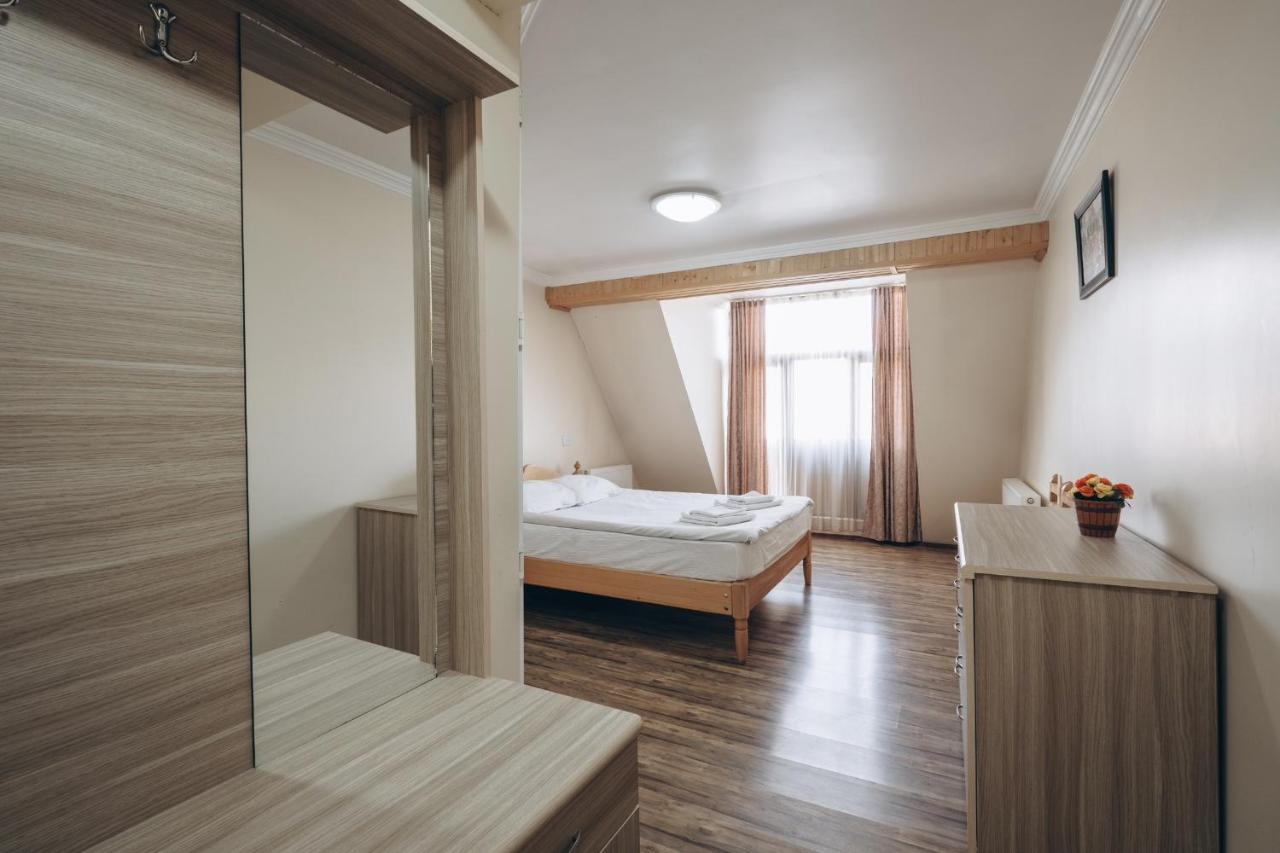 Mestiatour Guest House Ngoại thất bức ảnh