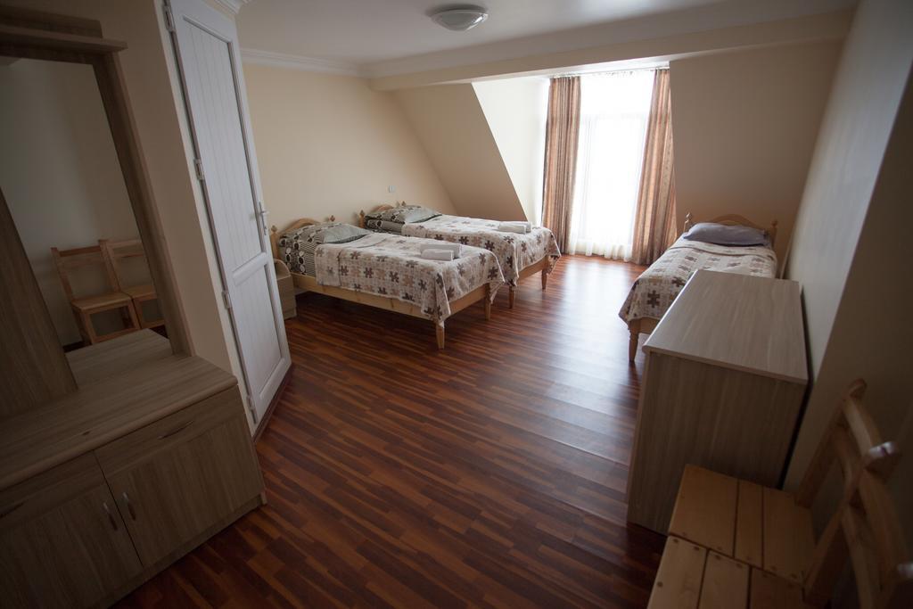 Mestiatour Guest House Ngoại thất bức ảnh