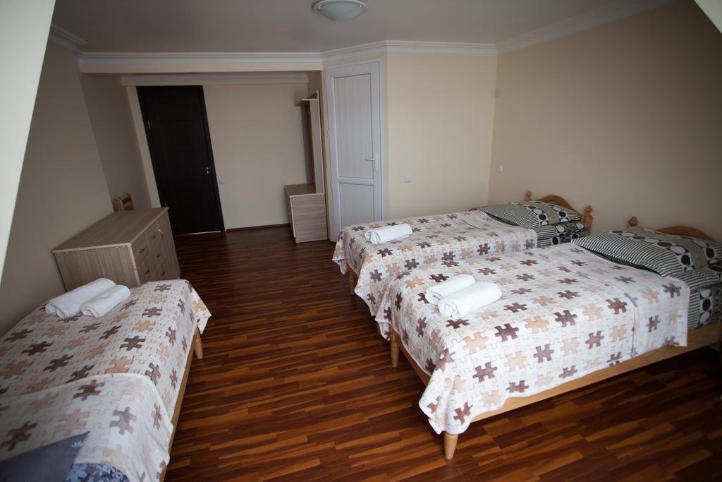 Mestiatour Guest House Ngoại thất bức ảnh
