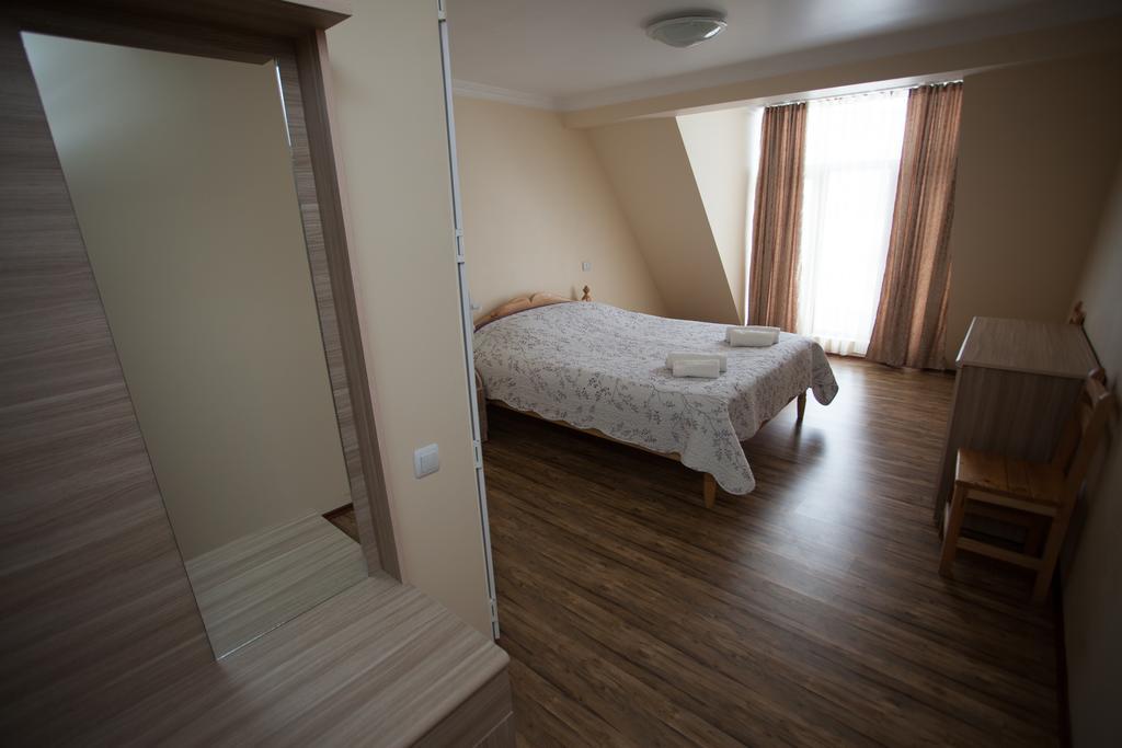 Mestiatour Guest House Ngoại thất bức ảnh