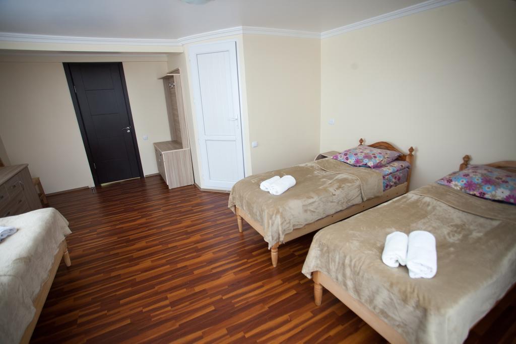 Mestiatour Guest House Ngoại thất bức ảnh