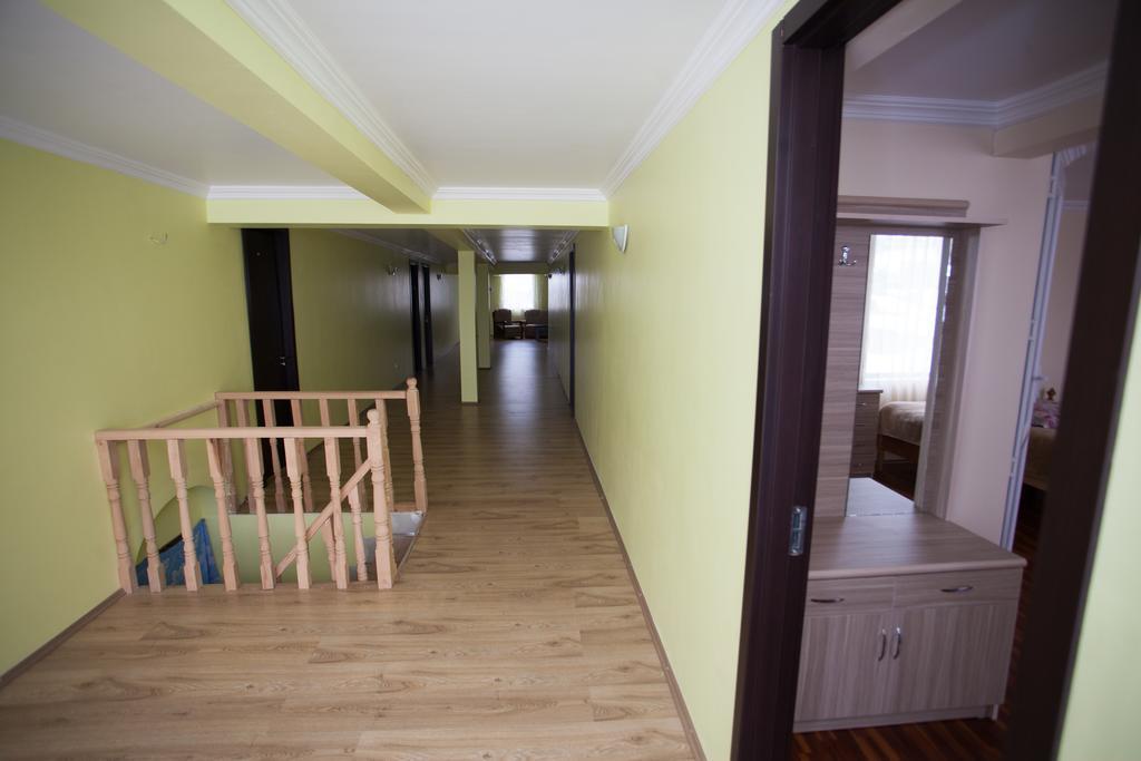 Mestiatour Guest House Ngoại thất bức ảnh
