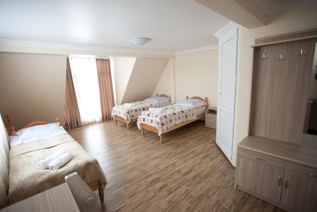 Mestiatour Guest House Ngoại thất bức ảnh