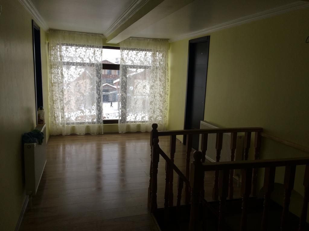 Mestiatour Guest House Ngoại thất bức ảnh